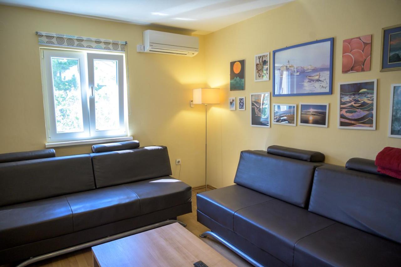 Beachfront House Ivana With Pool - Renovated 2025 Cesarica Buitenkant foto