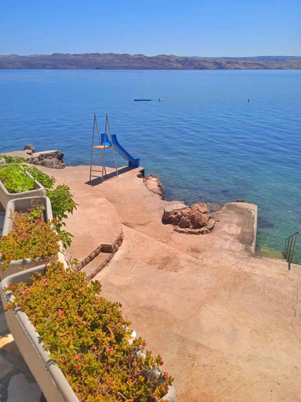 Beachfront House Ivana With Pool - Renovated 2025 Cesarica Buitenkant foto