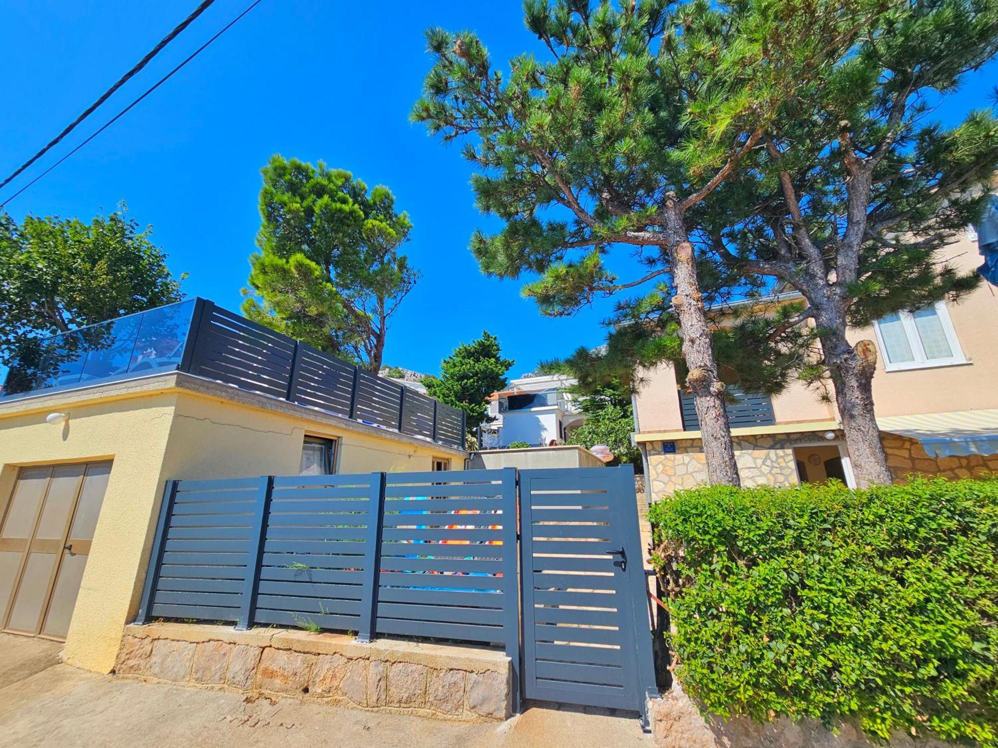 Beachfront House Ivana With Pool - Renovated 2025 Cesarica Buitenkant foto