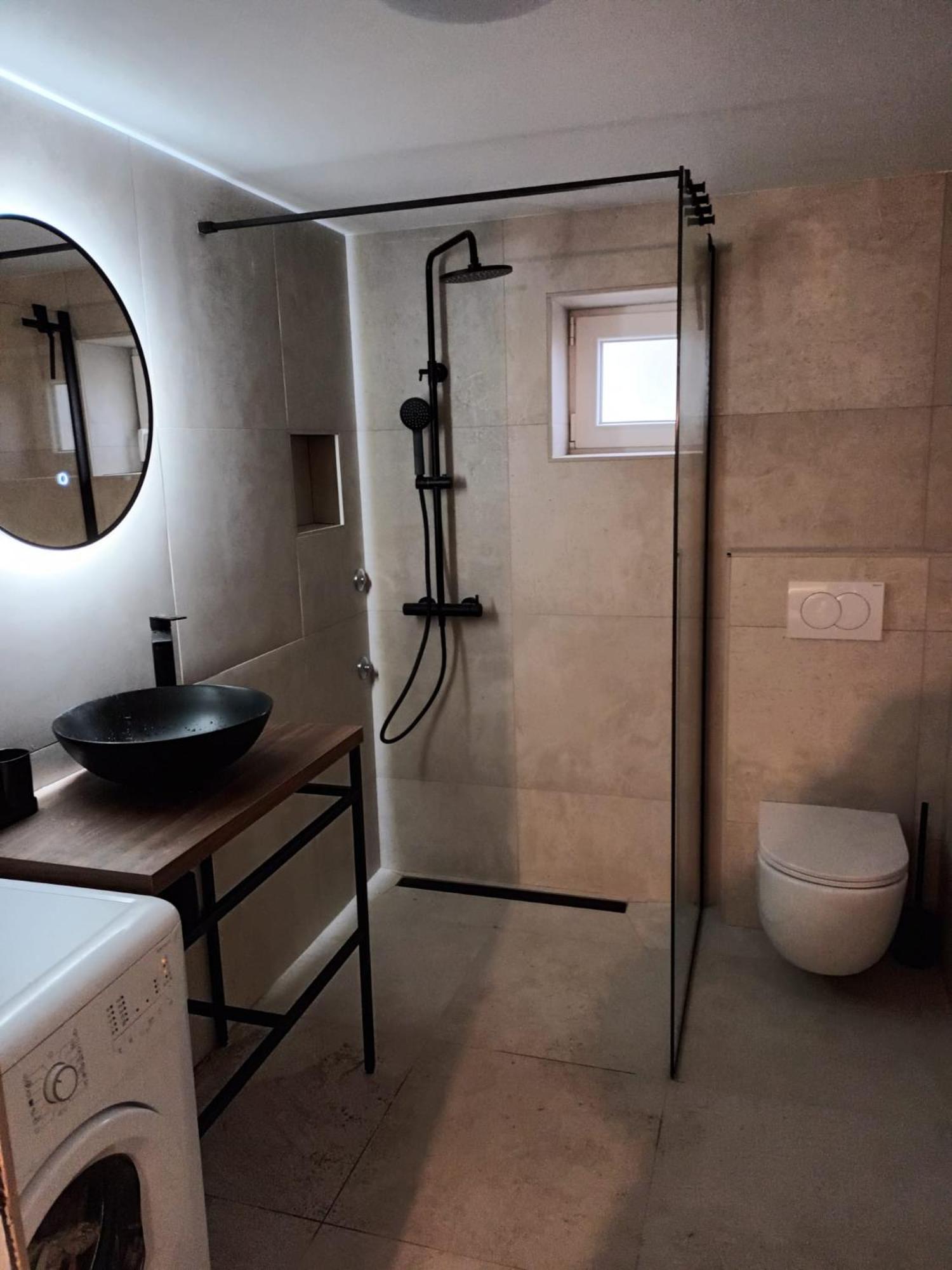 Beachfront House Ivana With Pool - Renovated 2025 Cesarica Buitenkant foto