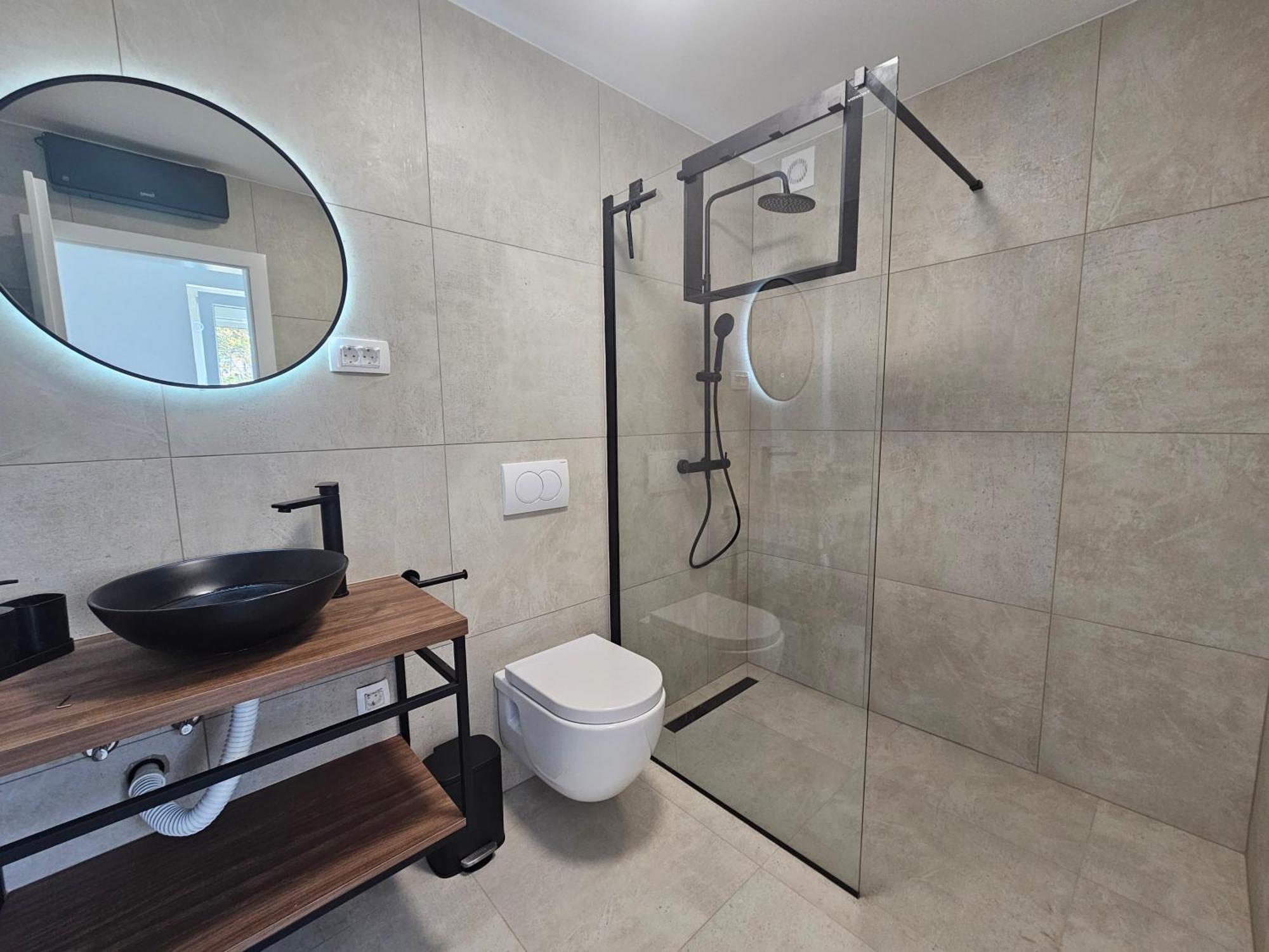 Beachfront House Ivana With Pool - Renovated 2025 Cesarica Buitenkant foto