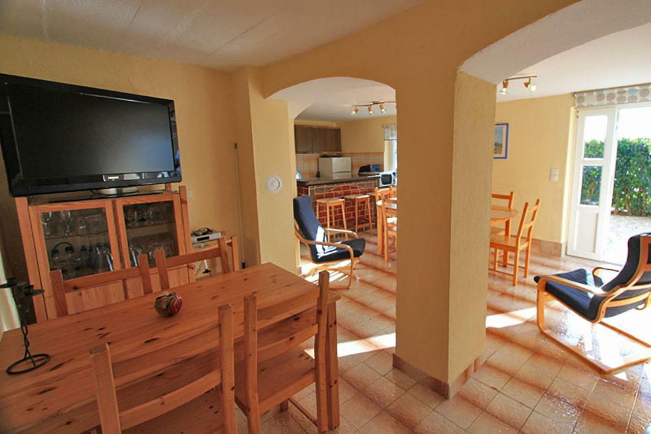 Beachfront House Ivana With Pool - Renovated 2025 Cesarica Buitenkant foto