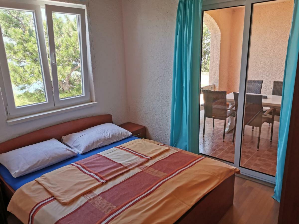 Beachfront House Ivana With Pool - Renovated 2025 Cesarica Buitenkant foto