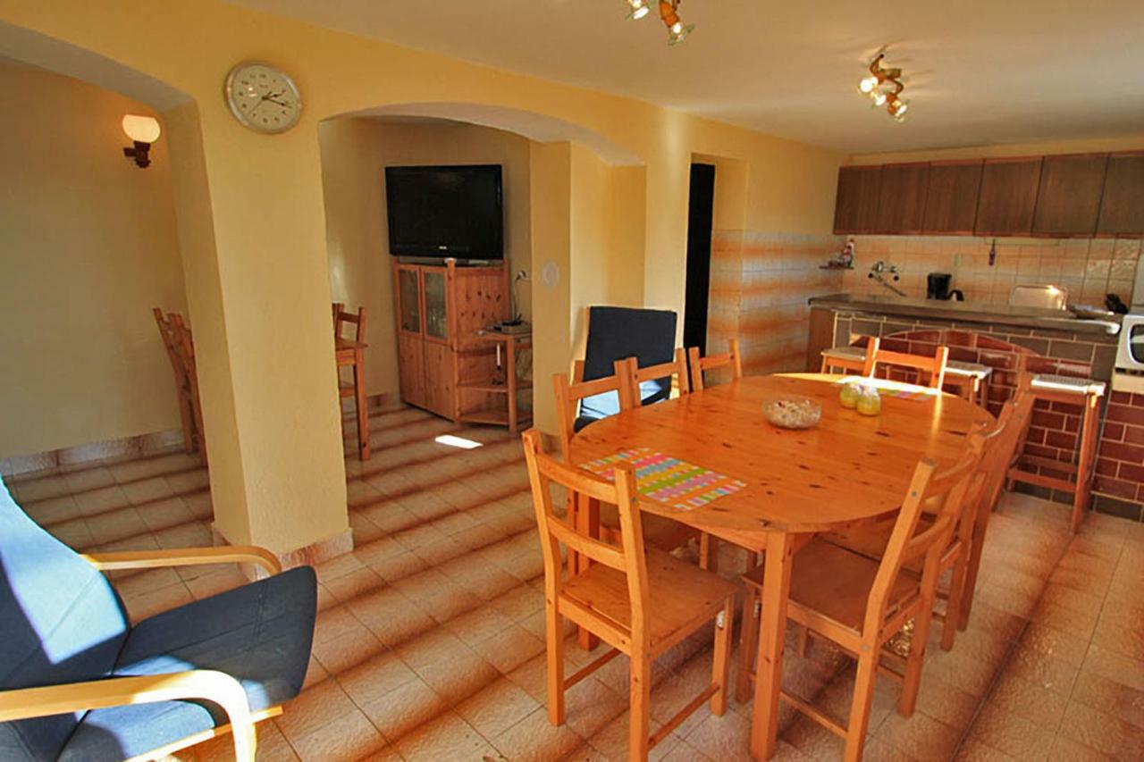Beachfront House Ivana With Pool - Renovated 2025 Cesarica Buitenkant foto