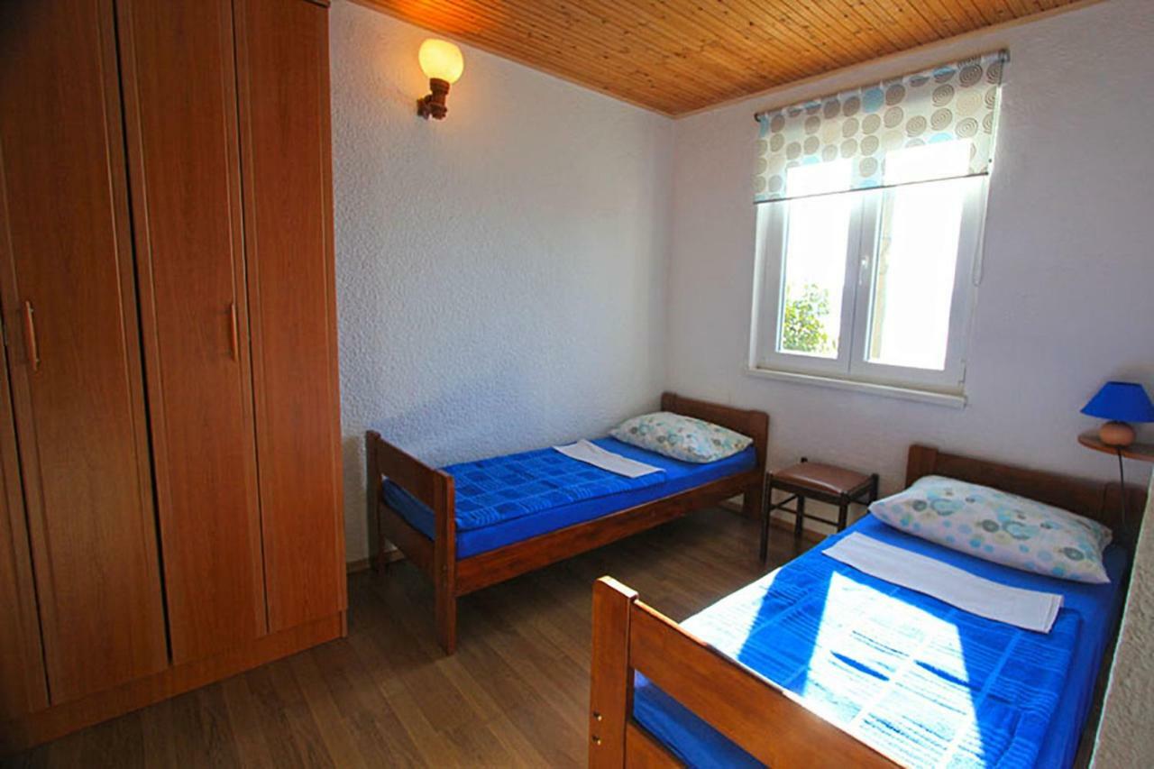 Beachfront House Ivana With Pool - Renovated 2025 Cesarica Buitenkant foto